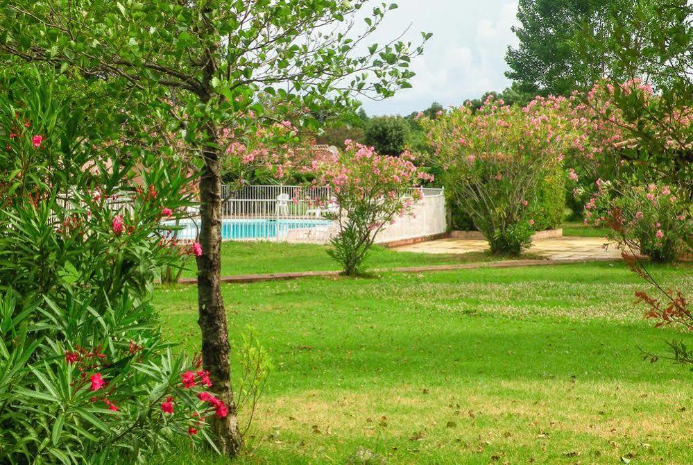 Апарт готель Complesso Residenziale Marina Di Pinarello Пінарелю Екстер'єр фото